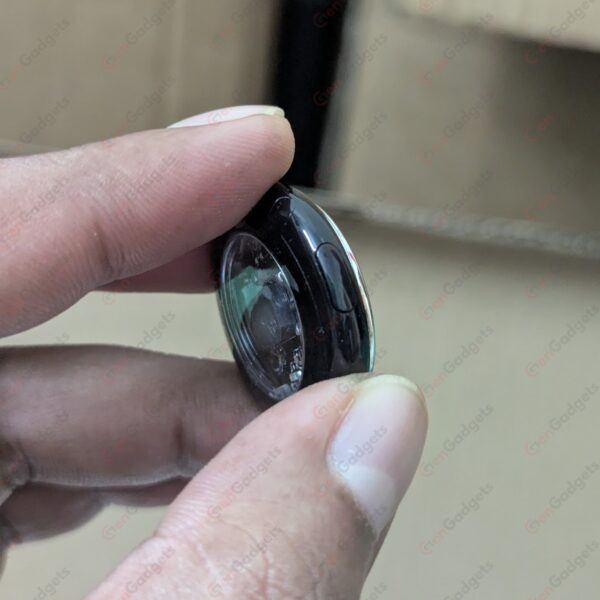 Power button of Hoco E103 Tiger Dual Anti-Lost Device Location Tracker